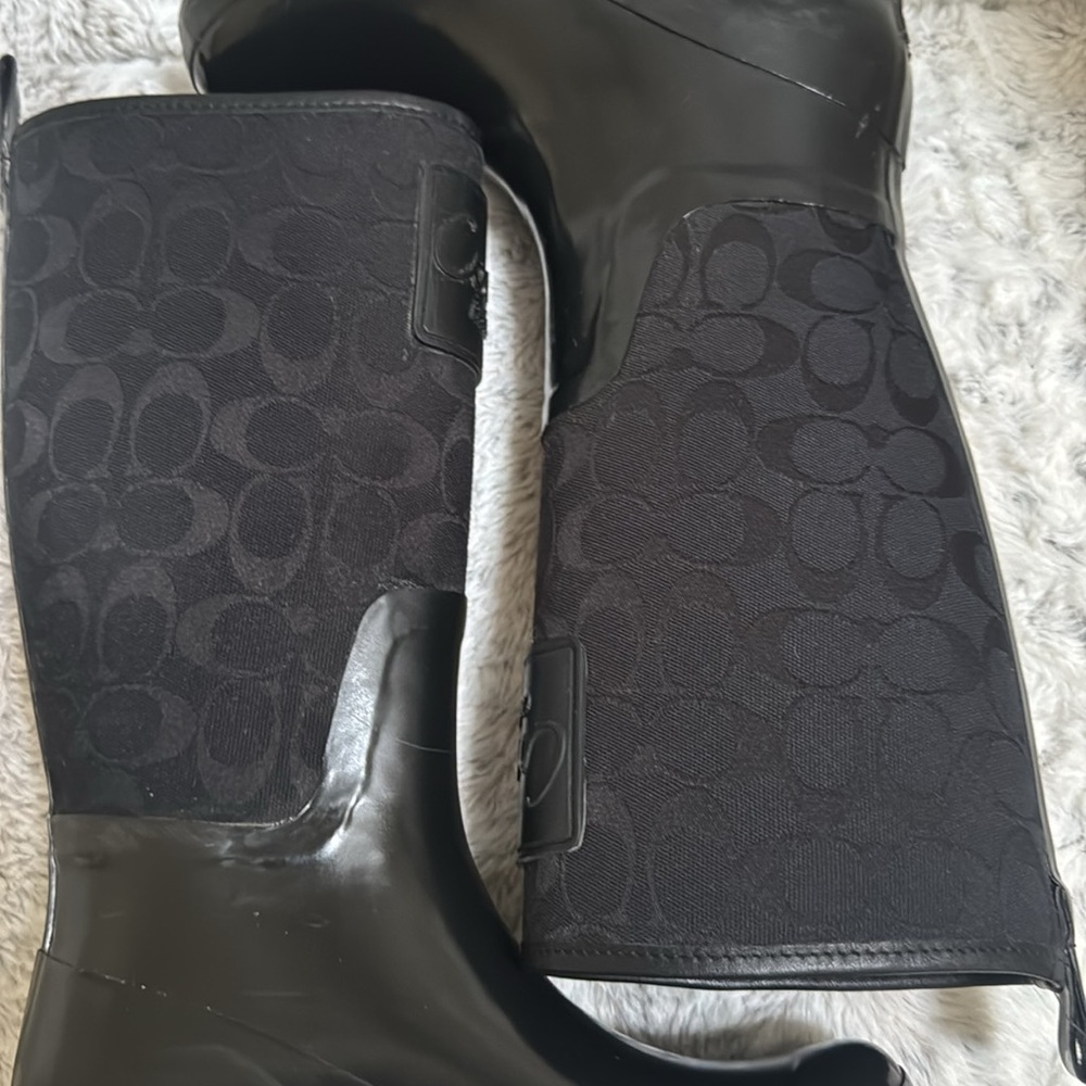 Coach Pearl Rain Boots Womens 7B Black Signature Logo Rubber Calf High A7314 - Picture 2 of 12